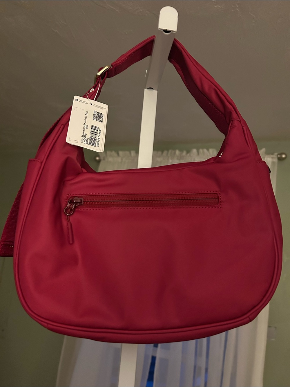 Lululemon City Essentials Shoulder Bag in Berry Rumble with gold - Picture 2 of 4